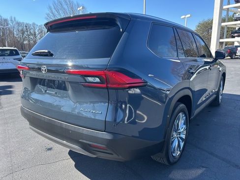 Used 2024 Toyota Grand Highlander Platinum image 5