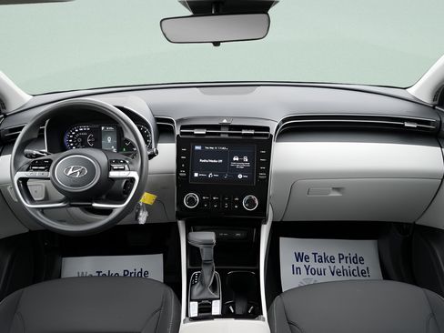 Certified 2024 Hyundai Tucson SE AWD/4WD image 16