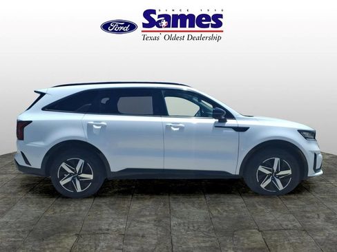 Used 2023 Kia Sorento S FWD image 2