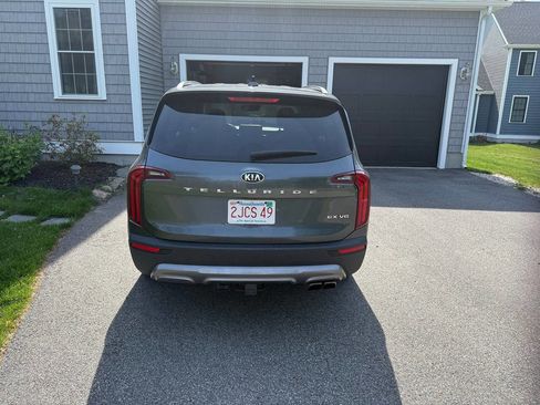 Used 2020 Kia Telluride EX w/ Towing Package FWD image 6
