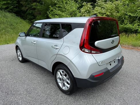 Used 2021 Kia Soul S FWD image 8