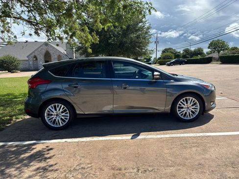 Used 2018 Ford Focus Titanium FWD image 7