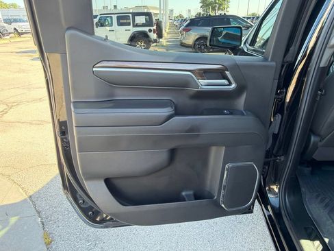 Used 2024 Chevrolet Silverado 1500 RST AWD/4WD image 19