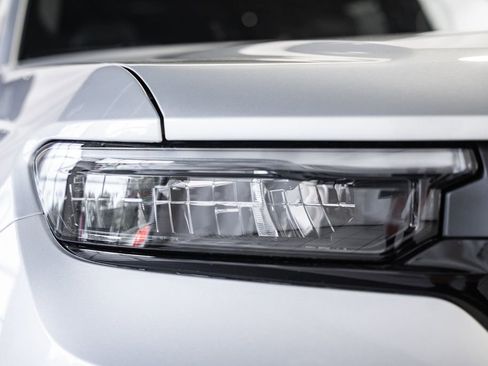 New 2025 Jeep Grand Cherokee L Limited w/ Luxury Tech Group II image 13