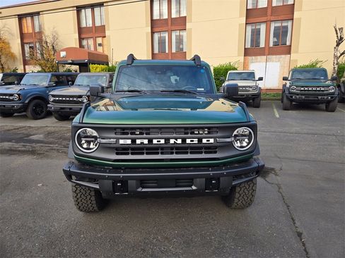 New 2025 Ford Bronco Big Bend w/ Black Diamond Package image 2