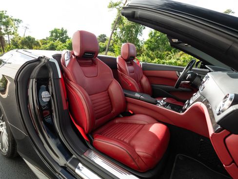 Used 2019 Mercedes-Benz SL 550 image 52