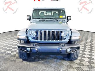 Used 2025 Jeep Gladiator Sport video 2