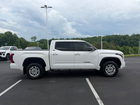 Used 2023 Toyota Tundra SR5 w/ SR5 Premium Package AWD/4WD image 5