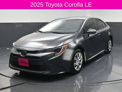 Used 2025 Toyota Corolla LE FWD image 2