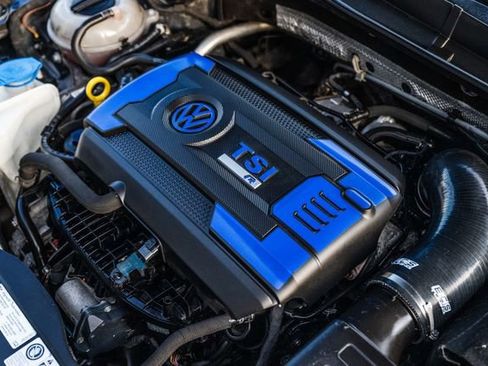 Used 2015 Volkswagen Golf R 4Motion image 32