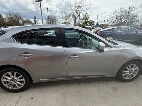 Used 2016 MAZDA MAZDA3 i Touring w/ Popular Equipment Package image 7