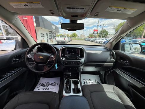 Used 2021 Chevrolet Colorado LT w/ LT Convenience Package AWD/4WD image 17