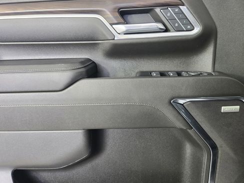 Used 2024 GMC Sierra 2500 SLT w/ SLT Premium Package image 23