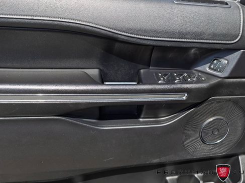 Used 2018 Ford Expedition Max XLT w/ Equipment Group 202A AWD/4WD image 25