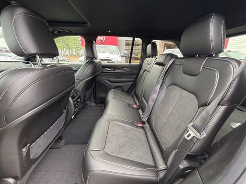 New 2025 Jeep Grand Cherokee Altitude AWD/4WD image 12