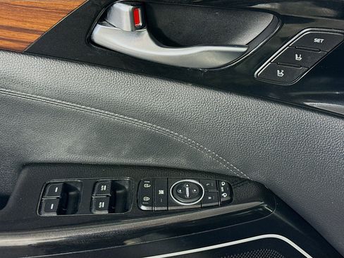 Used 2017 Kia Cadenza Technology FWD image 24