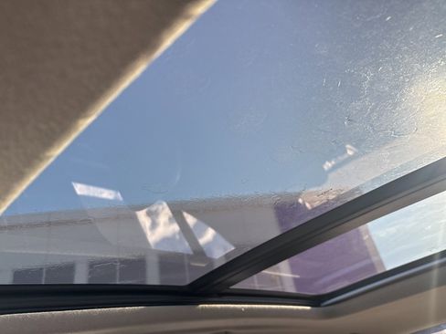 Certified 2025 Volvo XC40 B5 Plus image 28