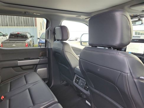 New 2026 Ford F250 Lariat w/ Black Appearance Package image 27