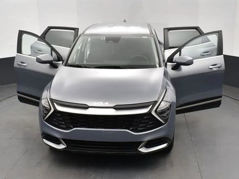 Used 2025 Kia Sportage LX image 10