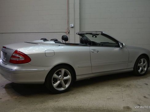 Used 2005 Mercedes-Benz CLK 320 Cabriolet image 36