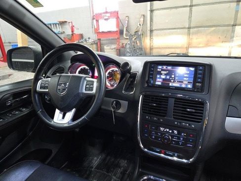 Used 2019 Dodge Grand Caravan GT image 40