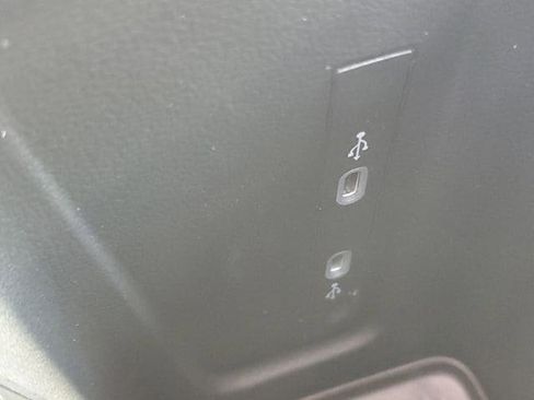 New 2026 Volkswagen Tiguan SEL R-Line image 30