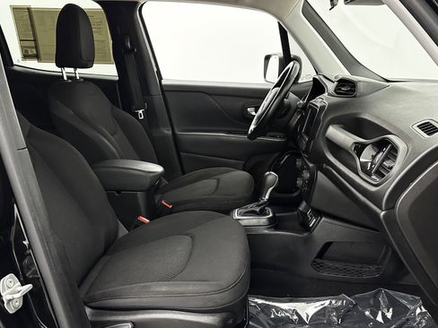 Used 2018 Jeep Renegade Altitude image 30