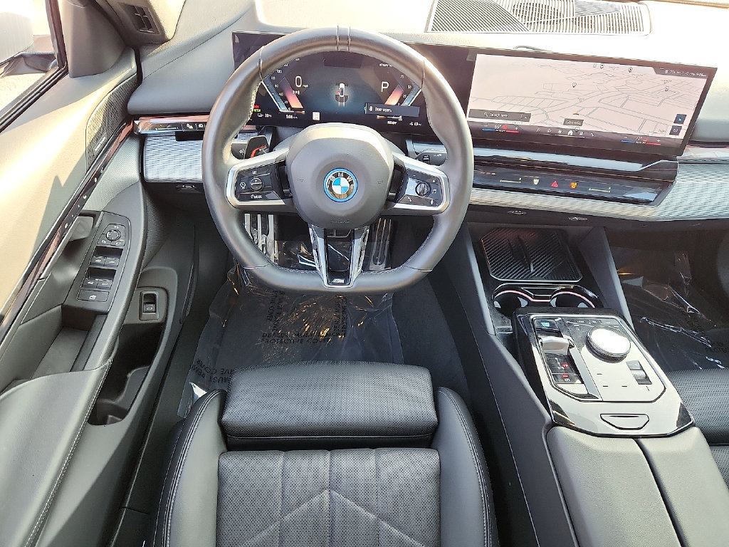 Used 2024 BMW i5 eDrive40i w/ M Sport Package RWD image 11