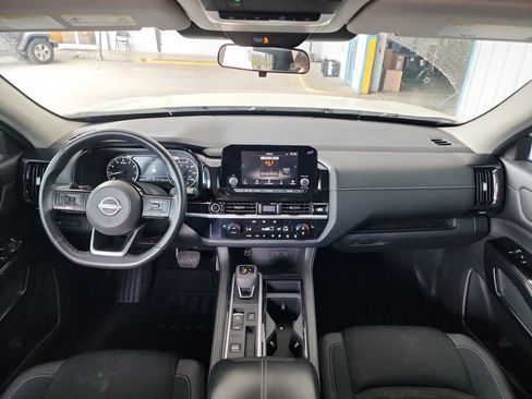 Used 2022 Nissan Pathfinder SV image 17