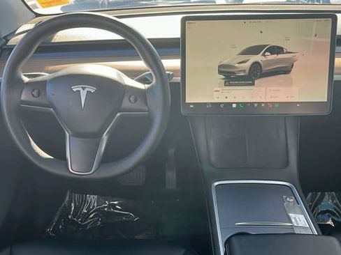 Used 2023 Tesla Model Y Long Range AWD/4WD image 4