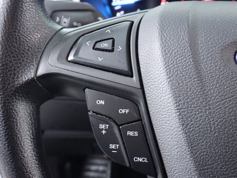 Used 2019 Ford Edge SE w/ SE Fleet Driver's Package image 12