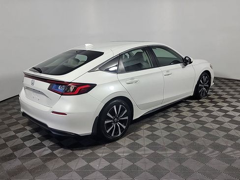 Certified 2022 Honda Civic EX-L image 4