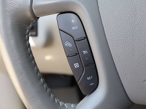 Used 2017 Buick Enclave Premium w/ Experience Buick Package FWD image 13