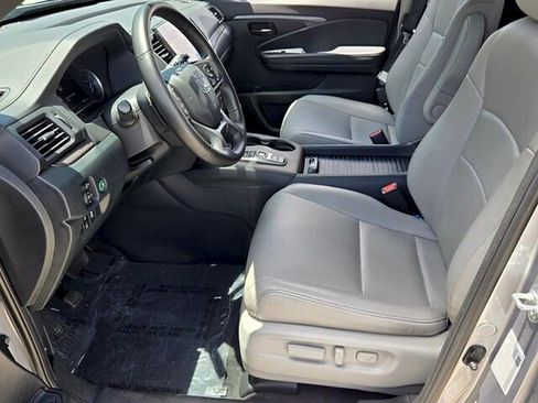 Used 2023 Honda Passport EX-L image 10