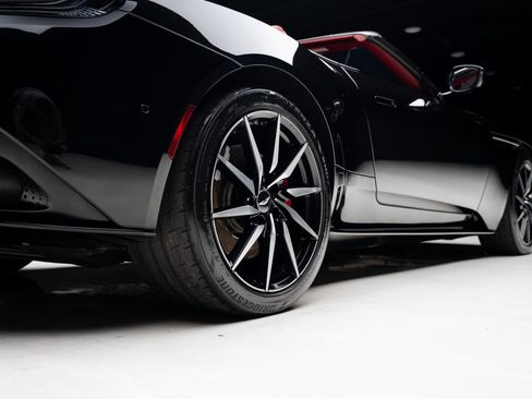 Used 2019 Aston Martin DB11 Volante RWD image 81