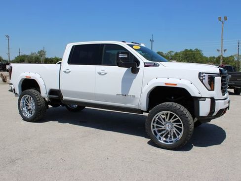 Used 2025 GMC Sierra 2500 AT4 w/ AT4 Premium Plus Package AWD/4WD image 15