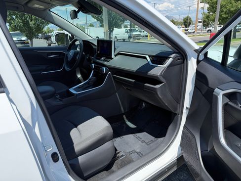 Certified 2025 Toyota RAV4 XLE AWD/4WD image 28