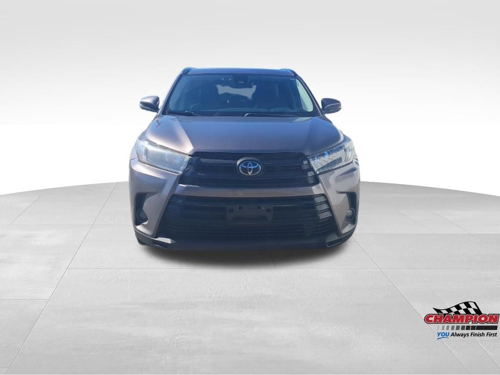 Used 2019 Toyota Highlander SE w/ Protection Package #3 AWD/4WD image 10