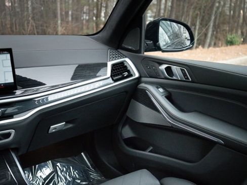 Used 2024 BMW X7 xDrive40i w/ Executive Package image 28