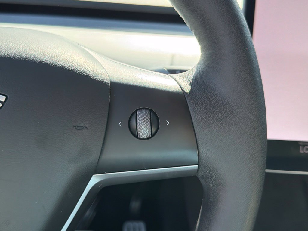 Used 2023 Tesla Model Y Performance AWD/4WD image 26