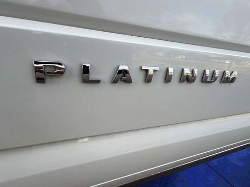 Used 2016 Ford Expedition Platinum image 20