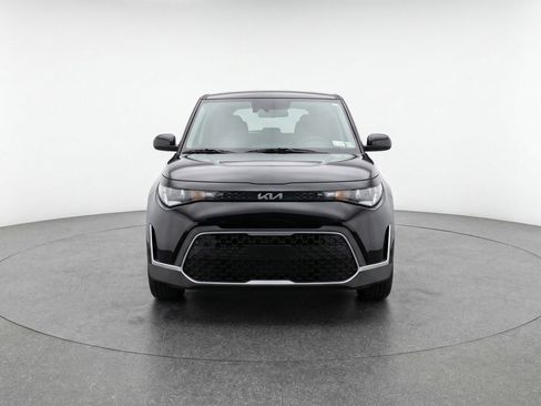 Used 2025 Kia Soul LX w/ LX Technology Package image 2