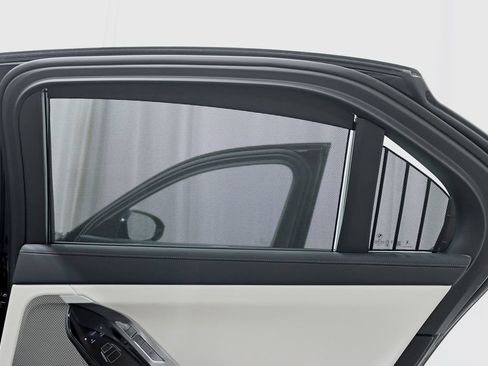 Used 2024 BMW 740i xDrive w/ Premium Package 2 AWD/4WD image 40