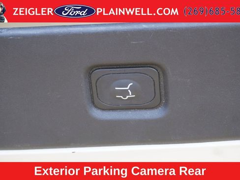 Used 2025 Ford Expedition Max Platinum AWD/4WD image 11