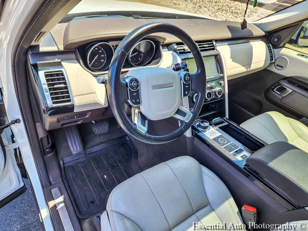 Used 2017 Land Rover Discovery HSE AWD/4WD image 8