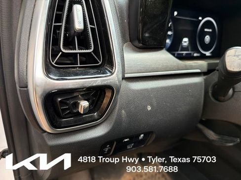 Certified 2023 Kia Sorento SX AWD/4WD image 16