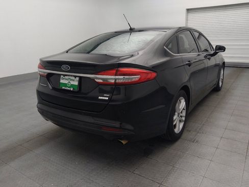 Used 2018 Ford Fusion SE w/ Fusion SE Technology Package FWD image 9