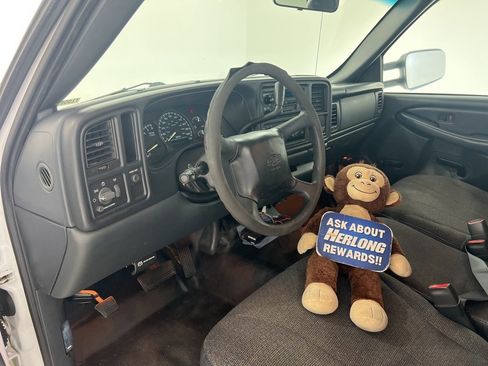 Used 2000 Chevrolet Silverado 2500 W/T w/ Firm Ride Suspension Pkg image 10