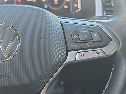 Used 2022 Volkswagen Atlas Cross Sport SE image 21