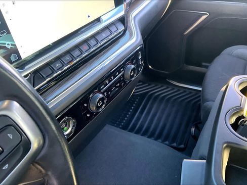 Used 2023 Chevrolet Silverado 1500 LT AWD/4WD image 17